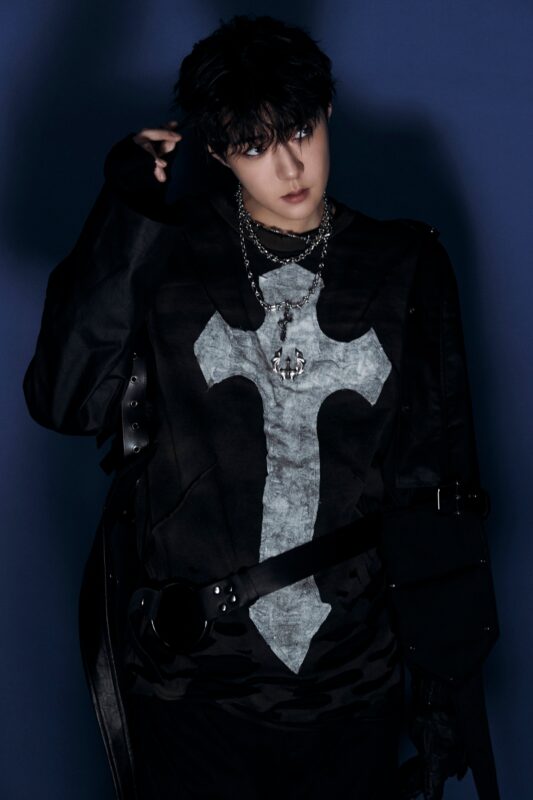 SEHUN EXO REVERXE Crown Photo 1