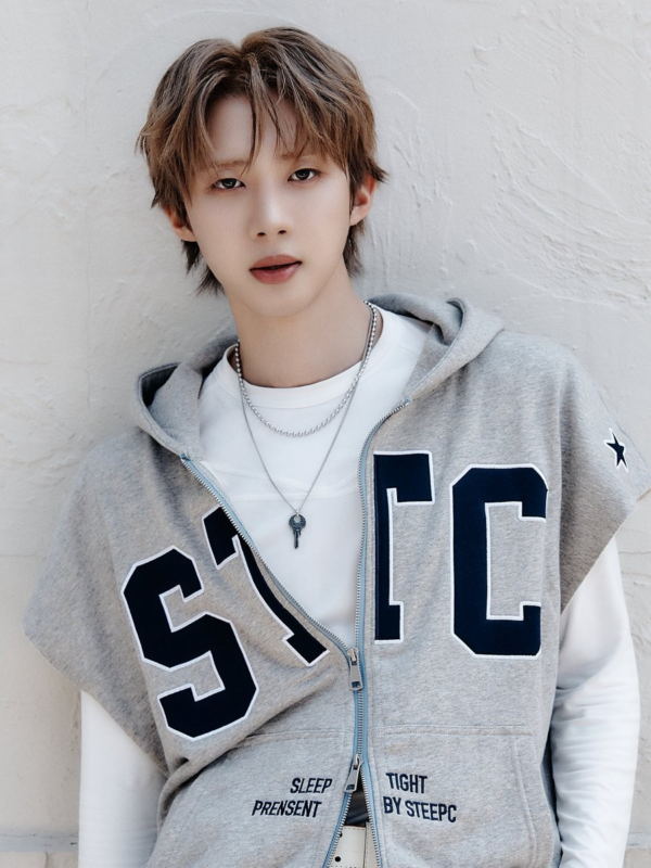 HUI PENTAGON 겁쟁이 Concept Photo