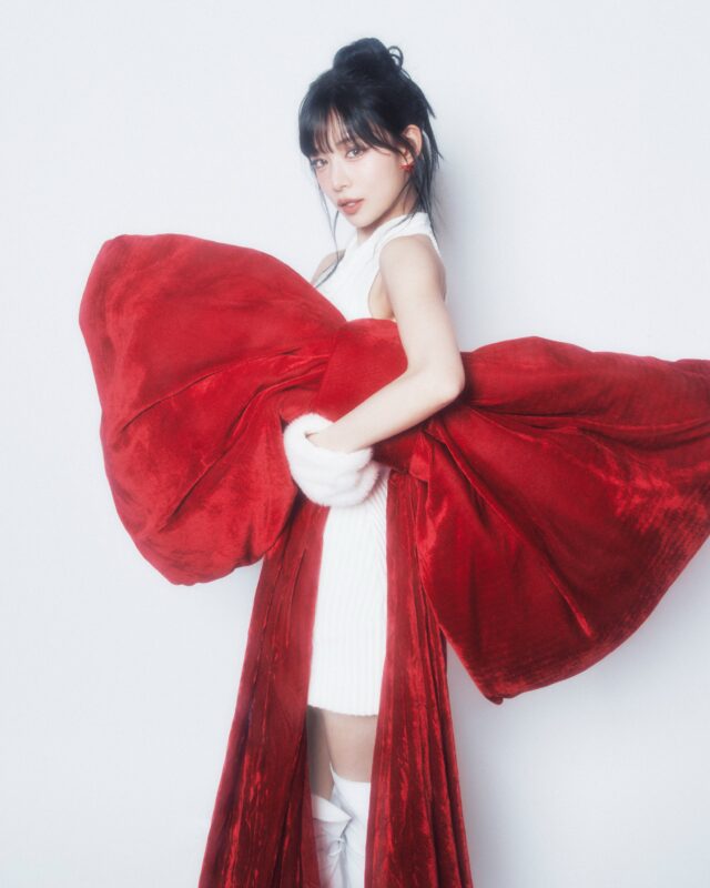 CHAEYOUNG fromis_9 White Snow