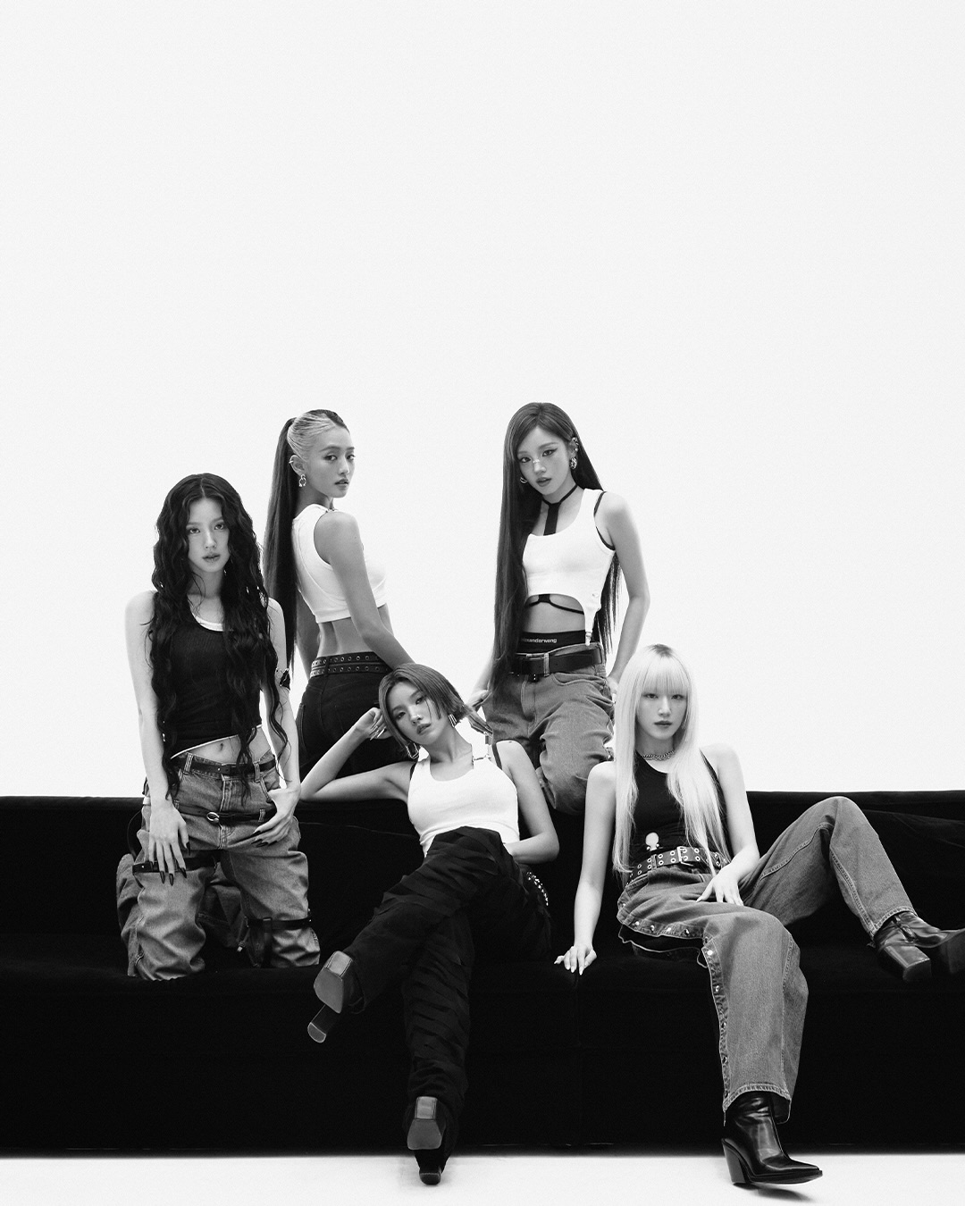 I-DLE GROUP MONO CONCEPT PHOTO