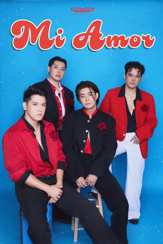 Press Hit Play Mi Amor Concept Photo