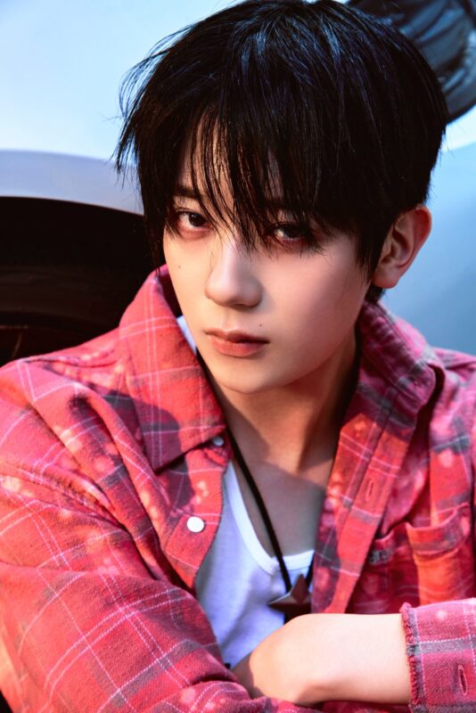 YECHAN OMEGA X UNCAPPED Concept Photo