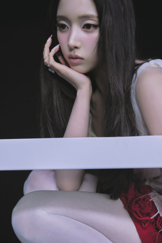 JIWOO NMIXX Heavy Serenade Concept Photo 2