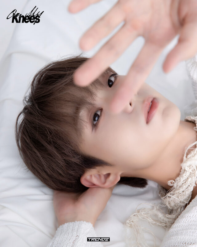 HAVIT TRENDZ On My Knees Dawn ver. Concept Photo