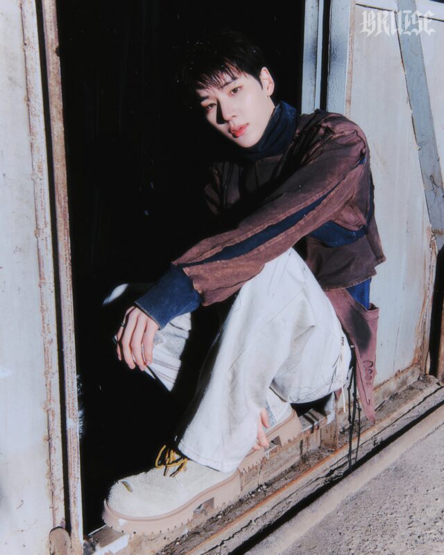 YOONSUNG 8TURN BRUISE Photo