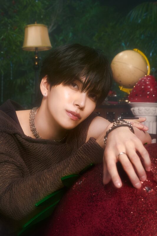 EIKI MAZZEL So Strawberry Concept Photo