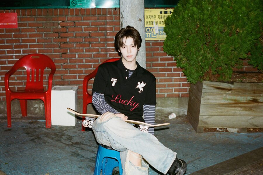 JANG HANEUM 친구에게 떨릴 수는 없는 거잖아 Concept Photo MIDNIGHT ver.
