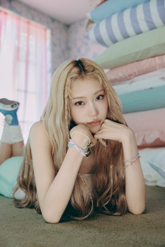 CHOI JUNGEUN izna HANDLE WITH CARE Concept Photo 2