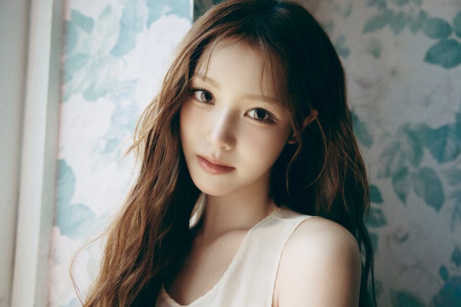 JEONG SAEBI izna HANDLE WITH CARE Concept Photo 2
