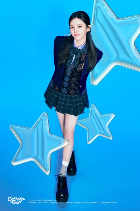 MASHIRO MADEIN Girl Meets Boy Fallin Photo 