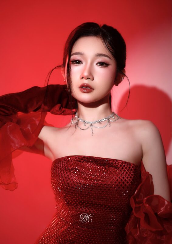 Jasmin Prisma LOVE BOMBING Concept Photo