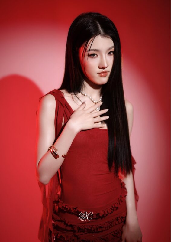 Pearwa Prisma LOVE BOMBING Concept Photo