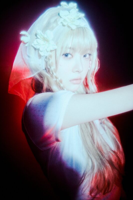 Hong Eunchae blonde