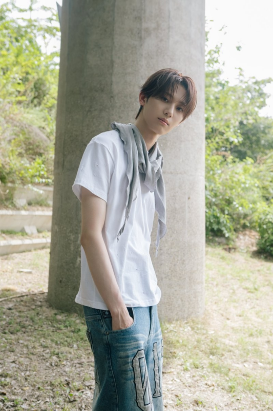 YOUN YOUNGJUN hrtz.wav The Second Wave : MOMENTUM 'MOMENTUM' IMAGE TEASER 1