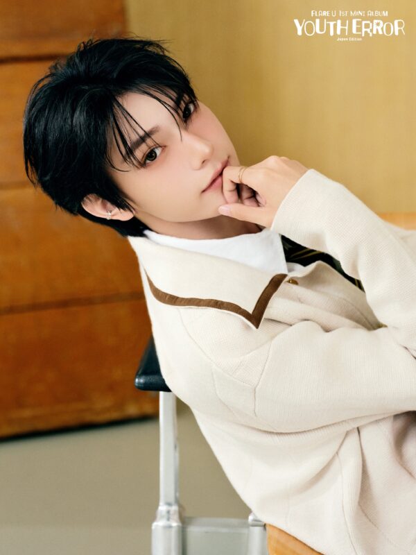 CHUEI LI YU FLARE U YOUTH ERROR (Japan Edition) Artist Photo