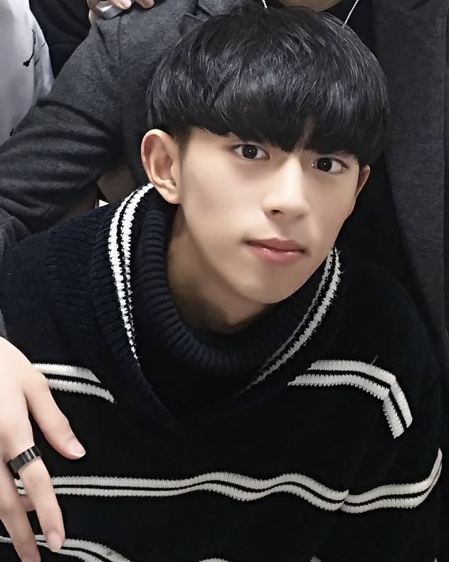 PUREBOY member Dongil