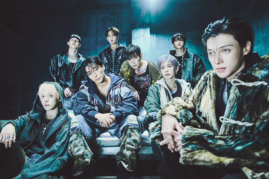 ATEEZ GOLDEN HOUR : Part.6
Concept Photo 1